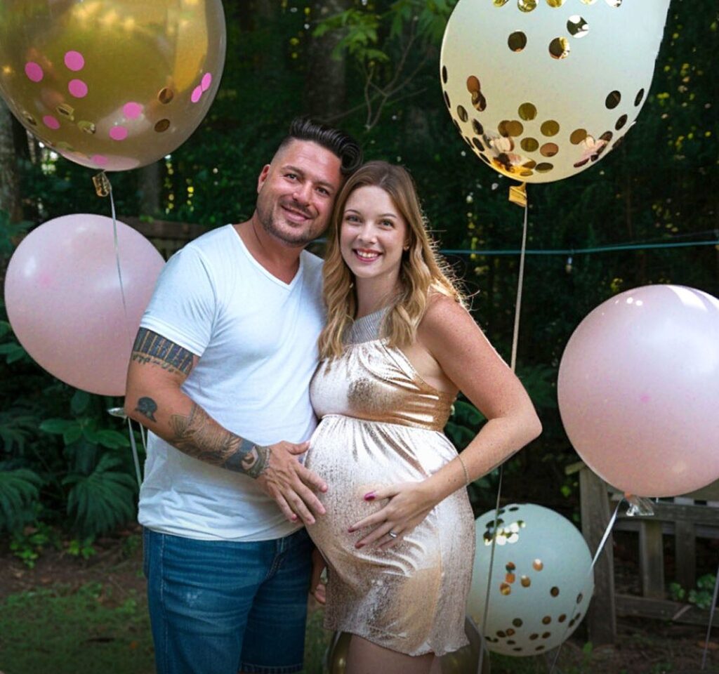 Gender Reveal Event Goes Awry as Husband Declares to Pregnant Wife He’s Sterile – Story of the Day